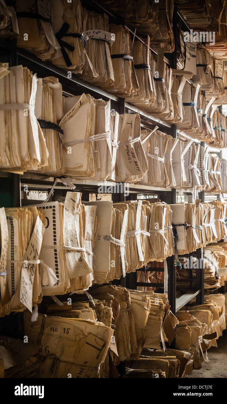 Primo piano a spreco di carta dello sfondo. Tenuta di registri Foto Stock