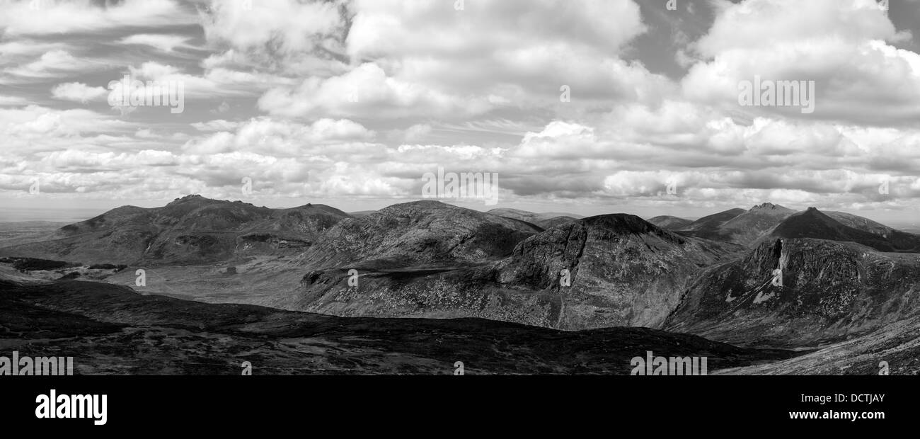 Foto panoramica della Mourne Mountains in Irlanda Foto Stock