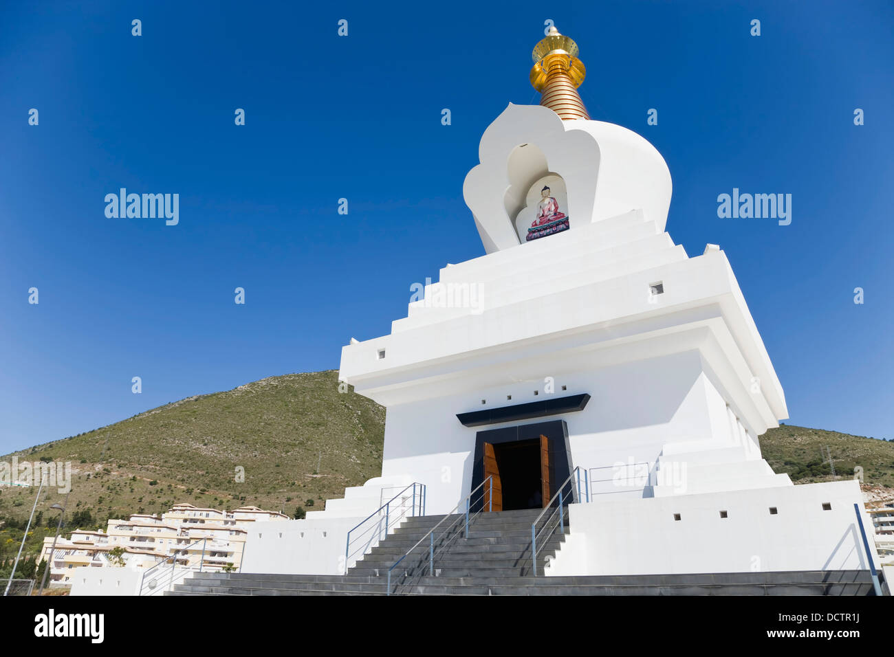 L'illuminismo Stupa; Benalmadena, Costa del Sol, Malaga, Spagna Foto Stock