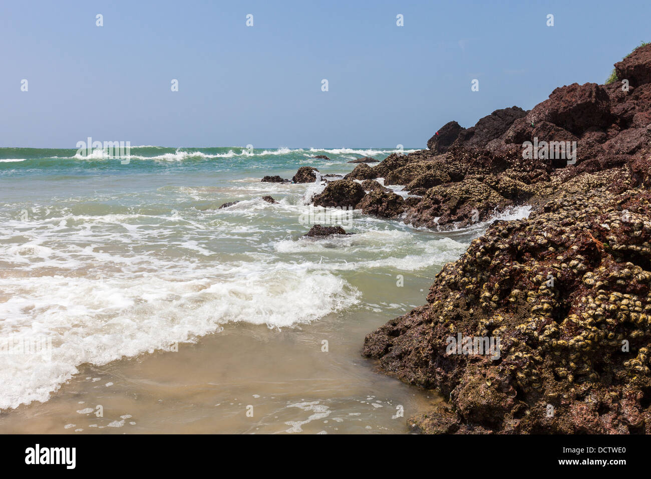 Varkala beach resort in una giornata di sole. Il Kerala. India Foto Stock
