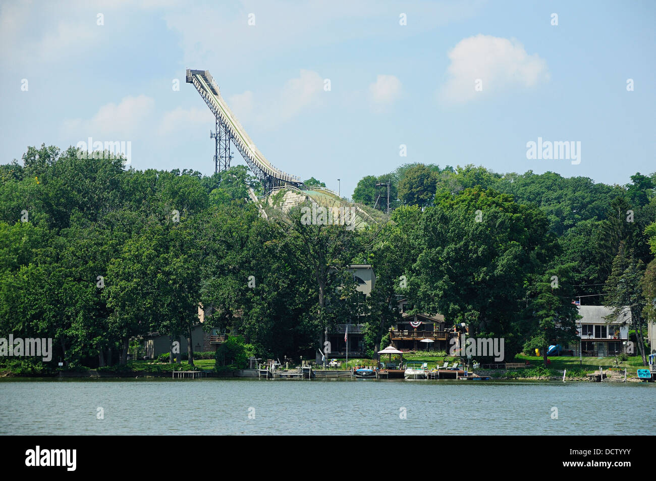 Norge di salto con gli sci in Fox River Grove, Illinois, Stati Uniti d'America. Foto Stock