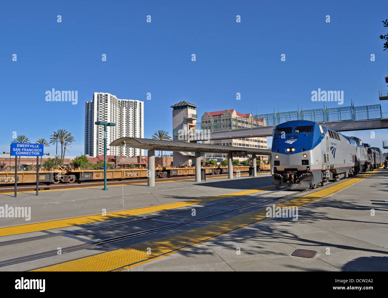Motore di Amtrak, Emeryville la stazione ferroviaria Amtrak, CALIFORNIA, STATI UNITI D'AMERICA Foto Stock
