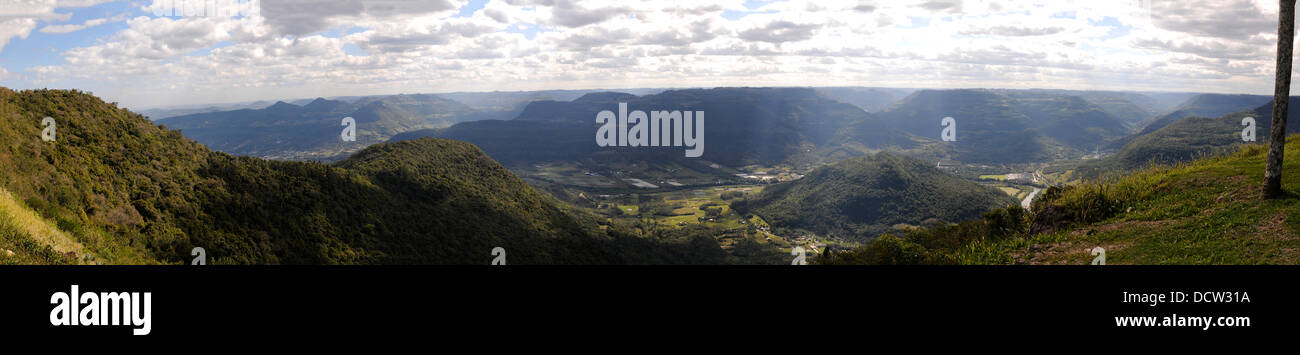 Nido delle aquile (Ninho das Águias) è una montagna situata a Porto Alegre, nel sud del Brasile. Molte persone utilizzano che in montagna a Foto Stock