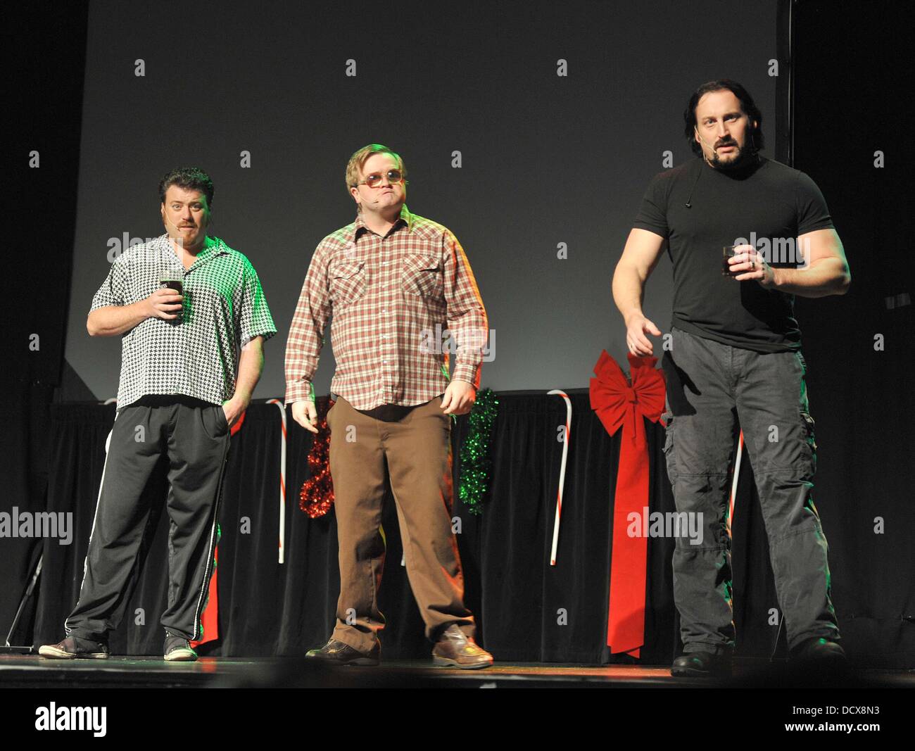 Il cast del parco del rimorchio i ragazzi nel loro stadio di Natale mostra "Caro Babbo Natale, andare F * * k te' all'Olympia Theatre Dublin, Irlanda - 12.12.11 Foto Stock