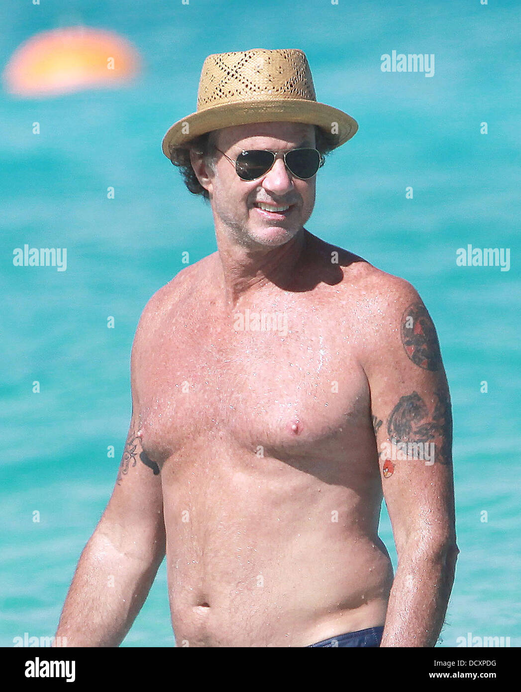 Red Hot Chili Peppers il batterista Chad Smith godendo del tempo in spiaggia a St Barthelemy Island. St Barts - 28.12.11 Foto Stock