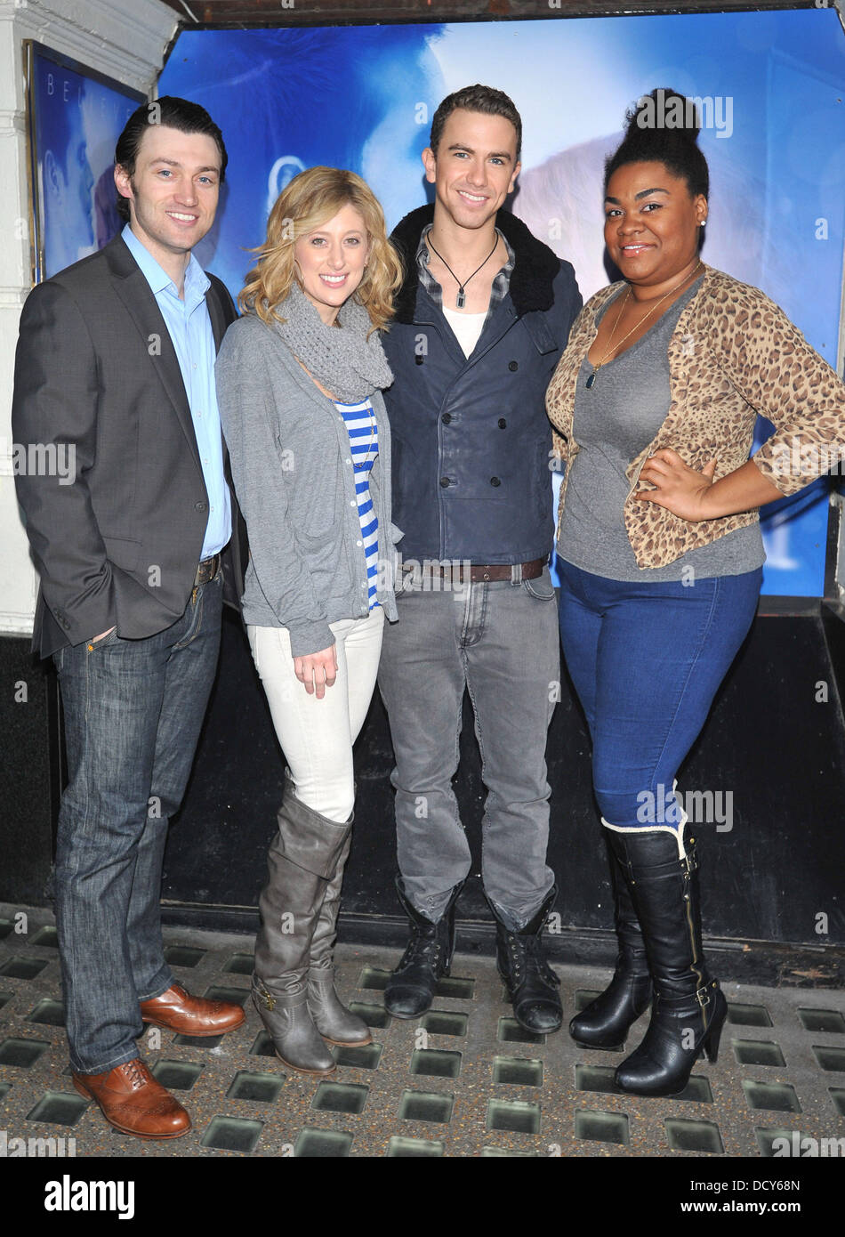 Bryce Pinkham, Richard Fleeshman, Caissie Levy, Mark Evans, Da'Vine gioia Randolph 'Ghost The Musical' vecchia partenza in ghisa e ghisa nuovo annuncio tenutosi presso il Piccadilly Theatre. Londra, Inghilterra - 11.01.12 Foto Stock