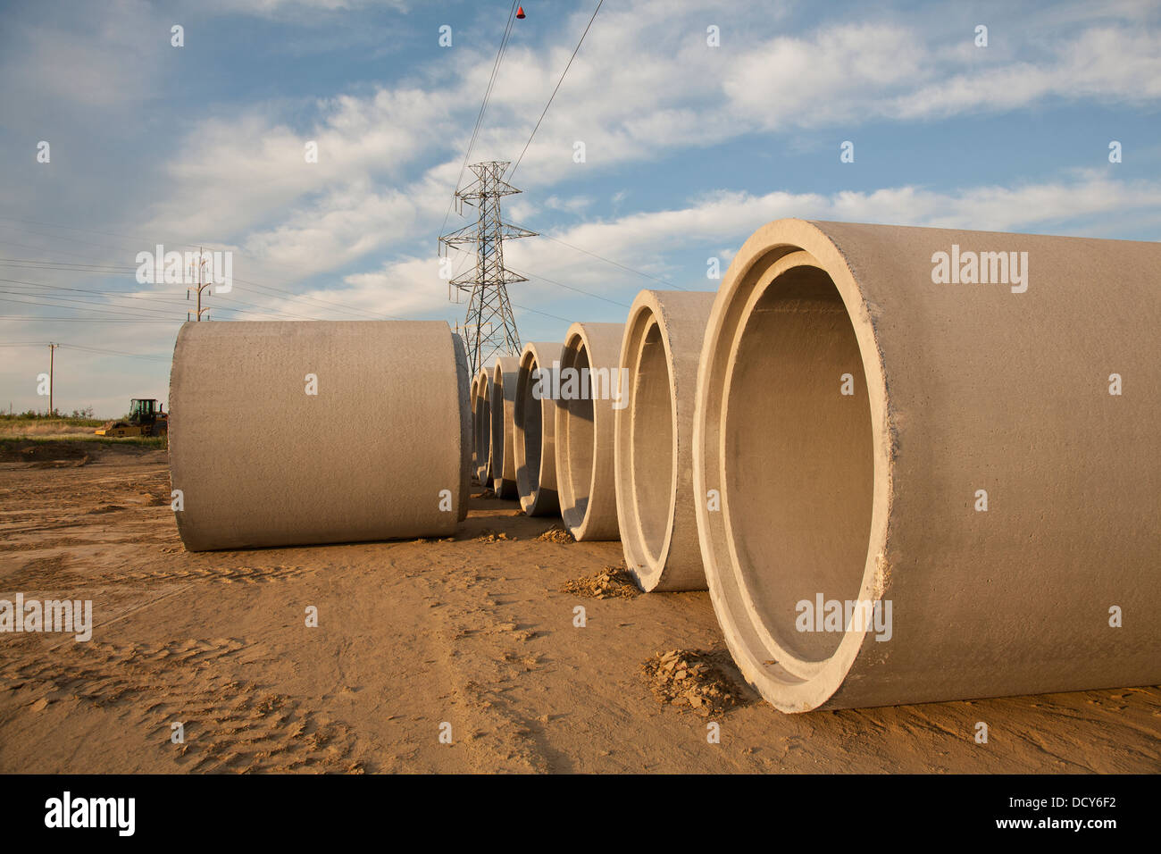 Fila di tempesta canalizzazioni fognanti Foto Stock