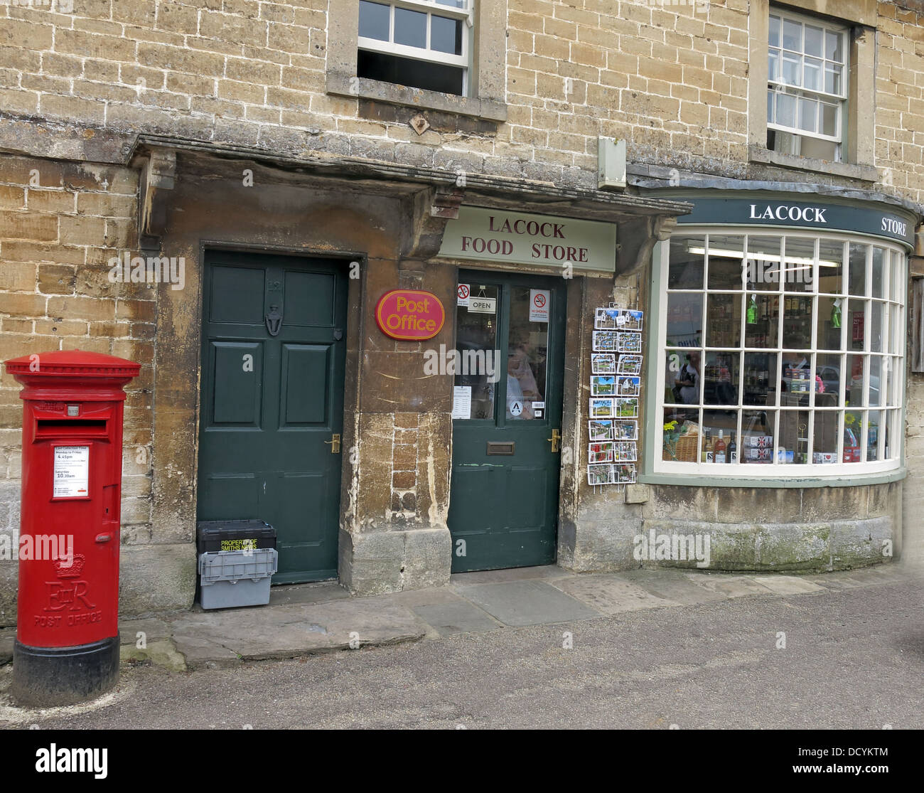 Ufficio postale di Lacock, villaggio di Lacock, Wiltshire, Inghilterra, Regno Unito, SN15 2LG Foto Stock