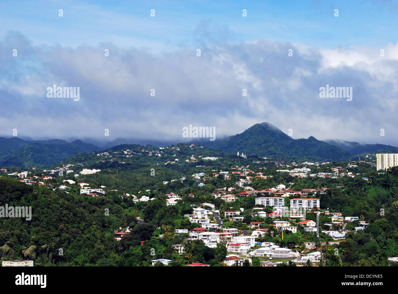 Vista in elevazione della città il Fort de France, Martinica, Caraibi, West Indies. Foto Stock