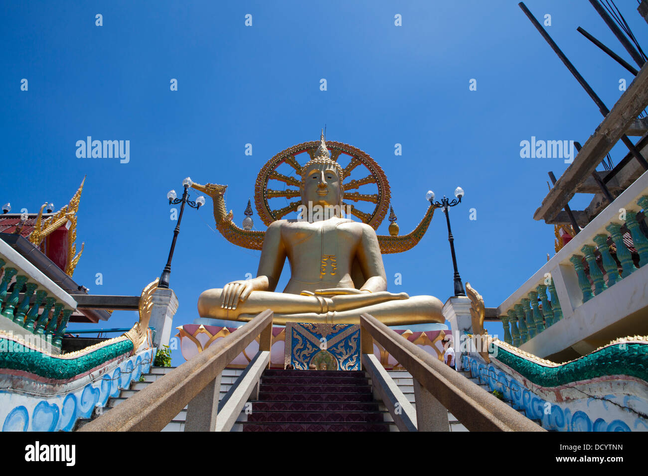 Una statua del Buddha al Wat Phra Yai, tempio del Big Buddha a Ko Samui Island nel Golfo di Thailandia. Foto Stock