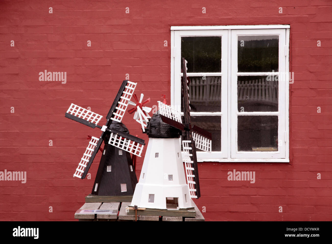 Mulini a vento modelli in Gudhjem su Bornholm, Danimarca Foto Stock