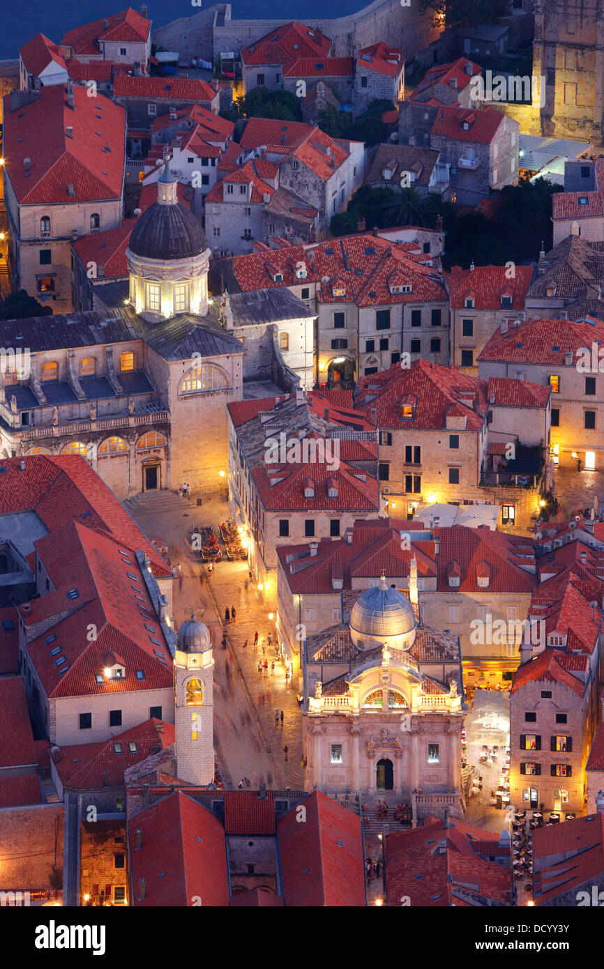 Dubrovnik Croazia. Piazza Luza e Cattedrale dell Assunzione della Vergine Maria (in basso a destra) Foto Stock