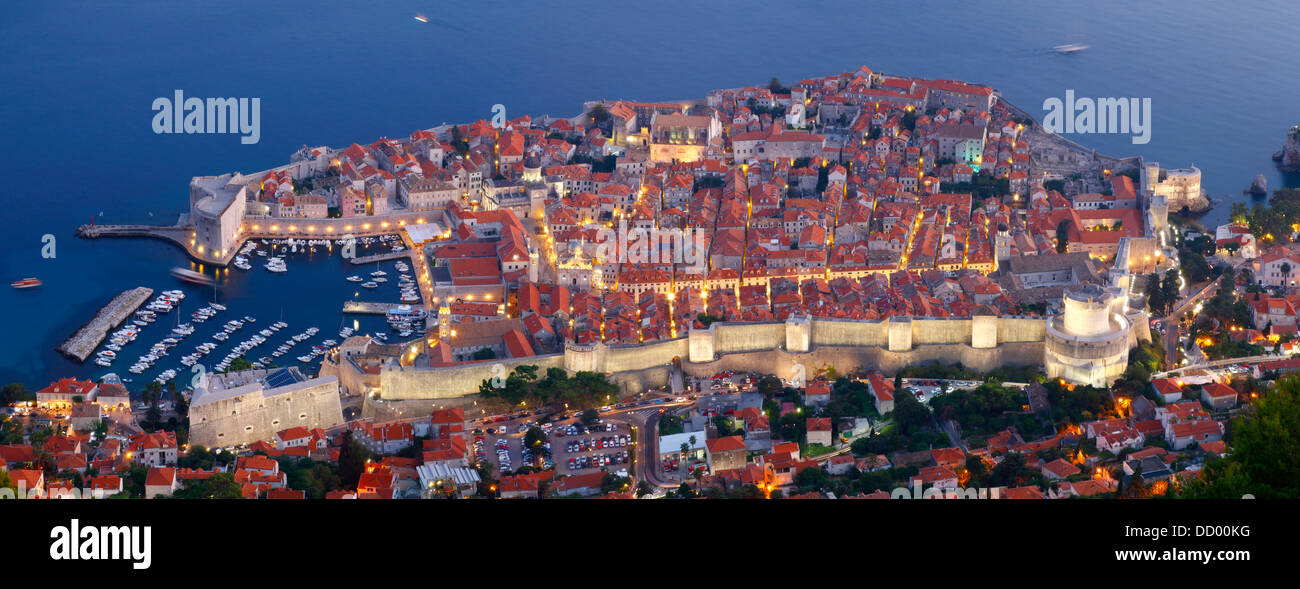 Dubrovnik Croazia.Vista dalla cima della collina SRD. Foto Stock