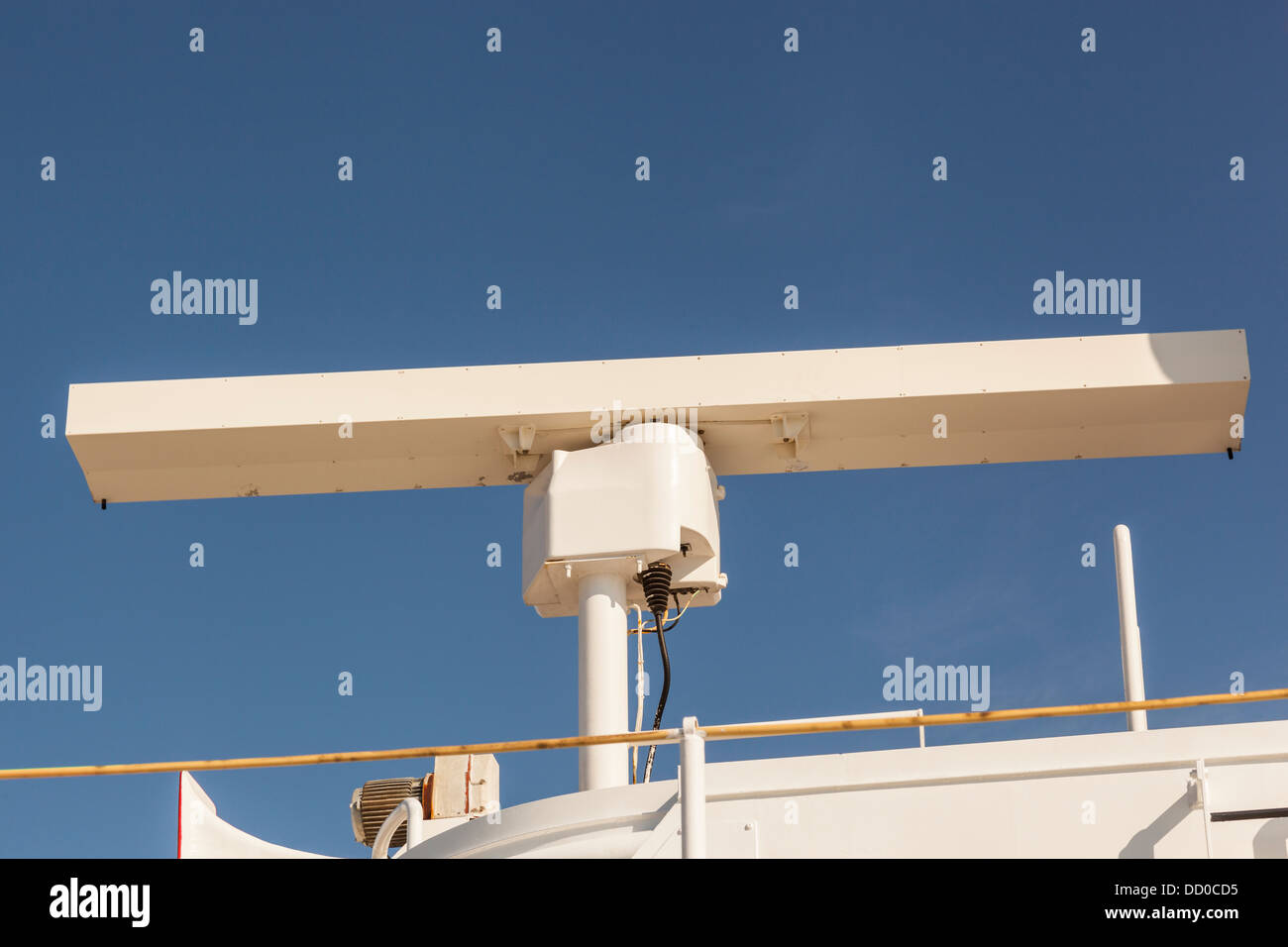 Il radar Apparecchiature di navigazione sul Noordam la nave di crociera, uno della Holland America Line flotta Foto Stock