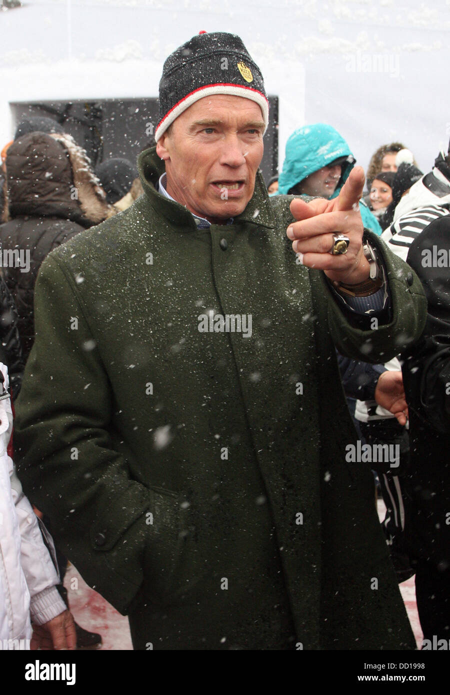 Arnold Schwarzenegger a Hahnenkamm gara di sci nelle Alpi Tirolesi durante la sua visita a Kitzbuhel Kitzbuhel, Austria - 21.01.12 Foto Stock
