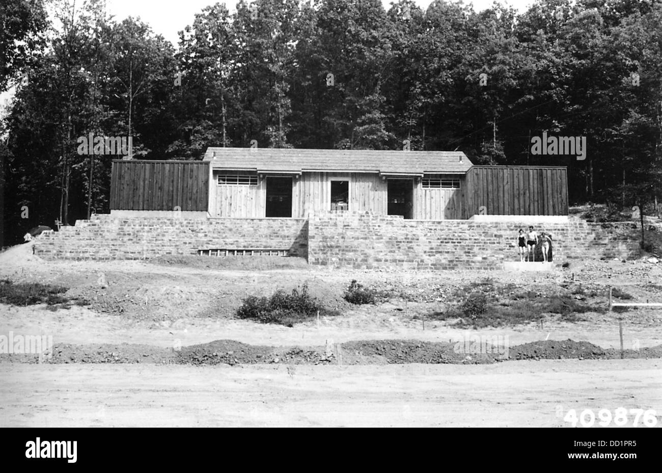 Il bagno presso la Pounds Hollow Recreation area è una struttura ricreativa che offre ai visitatori un luogo dove cambiare e rinfrescarsi mentre si divertono ad attività all'aperto in questo ambiente naturale. L'area ricreativa di Pounds Hollow fa parte della Shawnee National Forest, nell'Illinois meridionale, e offre accesso a sentieri, campeggio e altri servizi all'aperto. Foto Stock