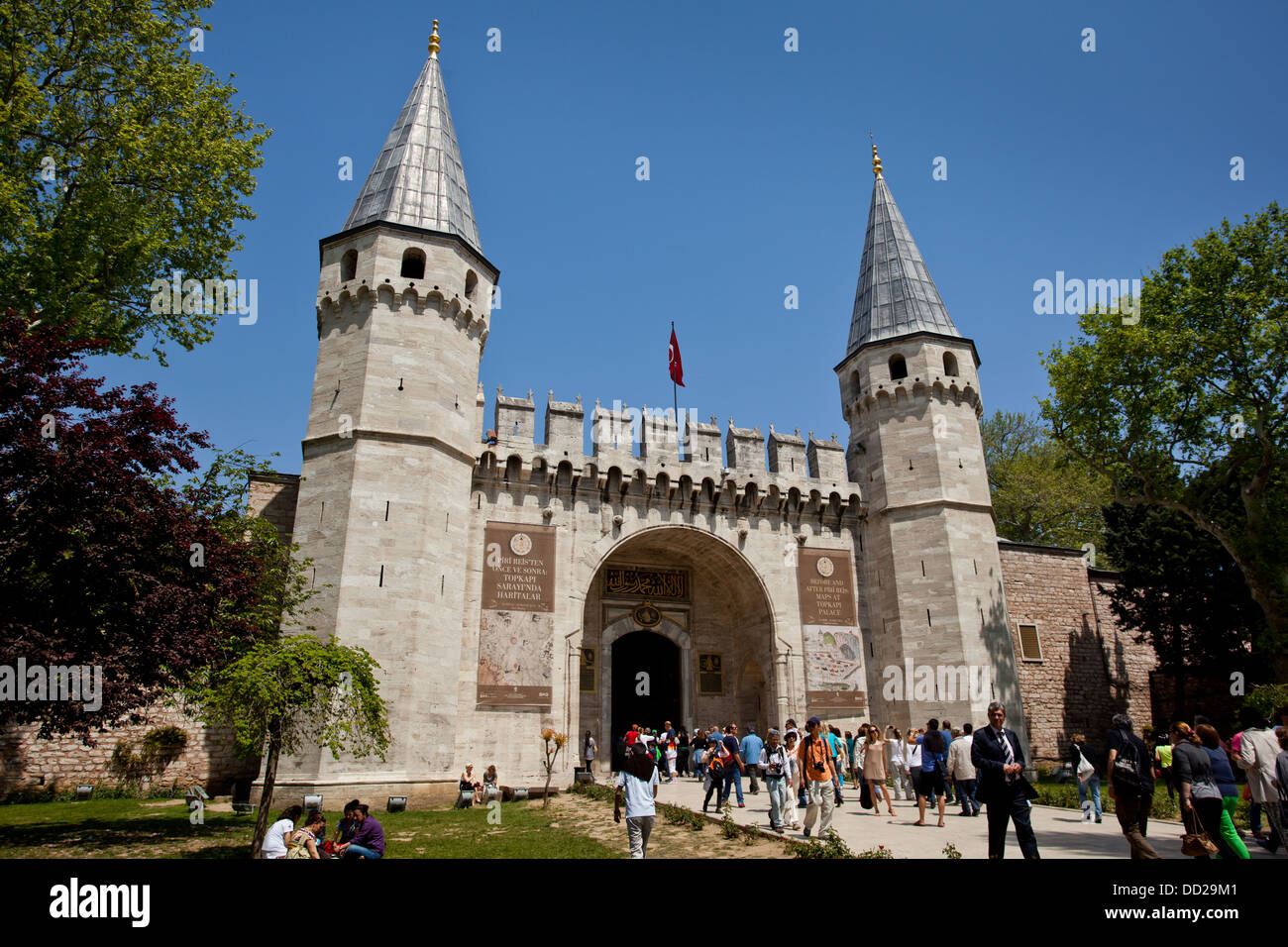 Le torri e ingresso del Palazzo Topkapi di ad Istanbul in Turchia. Foto Stock