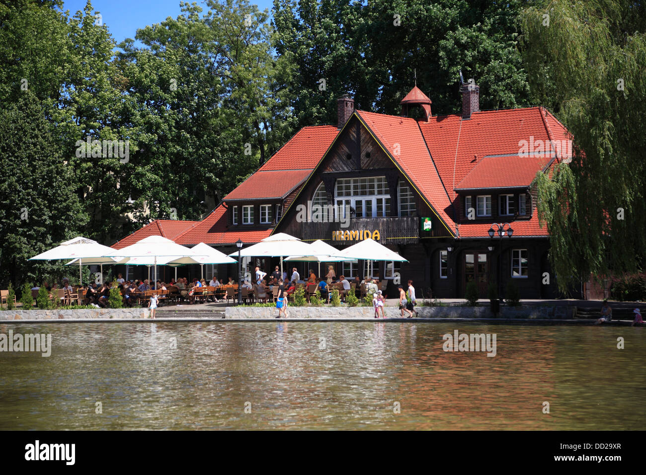 Ristorante PIRAMIDA nel vecchio Domek Lodowy (Ice House) al castello di stagno, di Opole, Slesia, Polonia Foto Stock