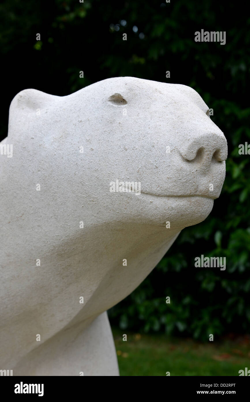 La scultura della testa di un orso bianco. Foto Stock