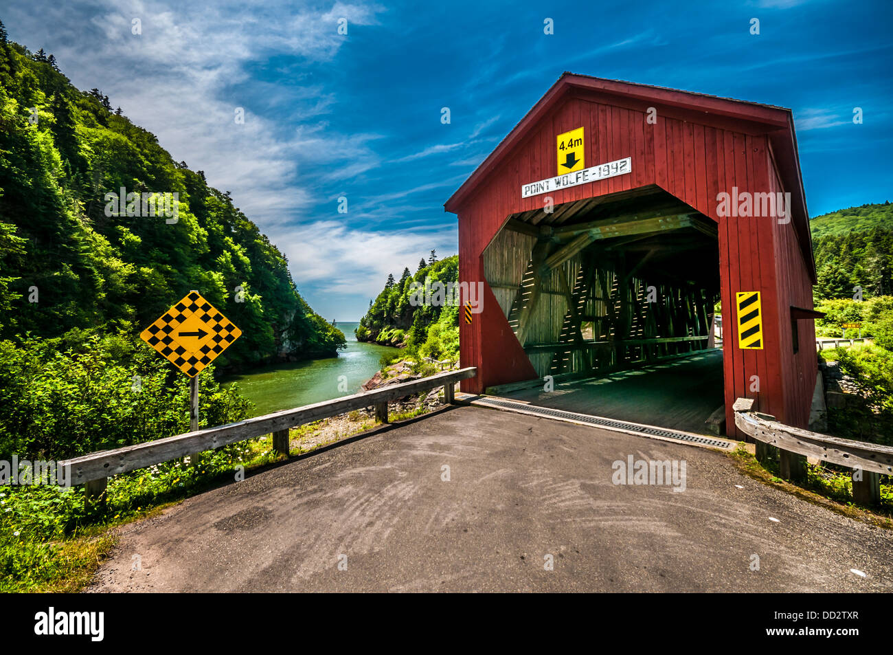 Ponte di coperta si trova nella regione del punto Wolf New Brunswick Canada Foto Stock