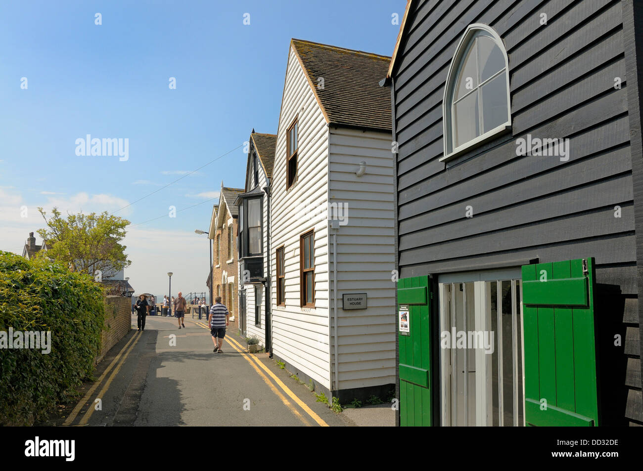Whitstable Kent, Inghilterra, Regno Unito. Edifici sul Seawall (street) Foto Stock