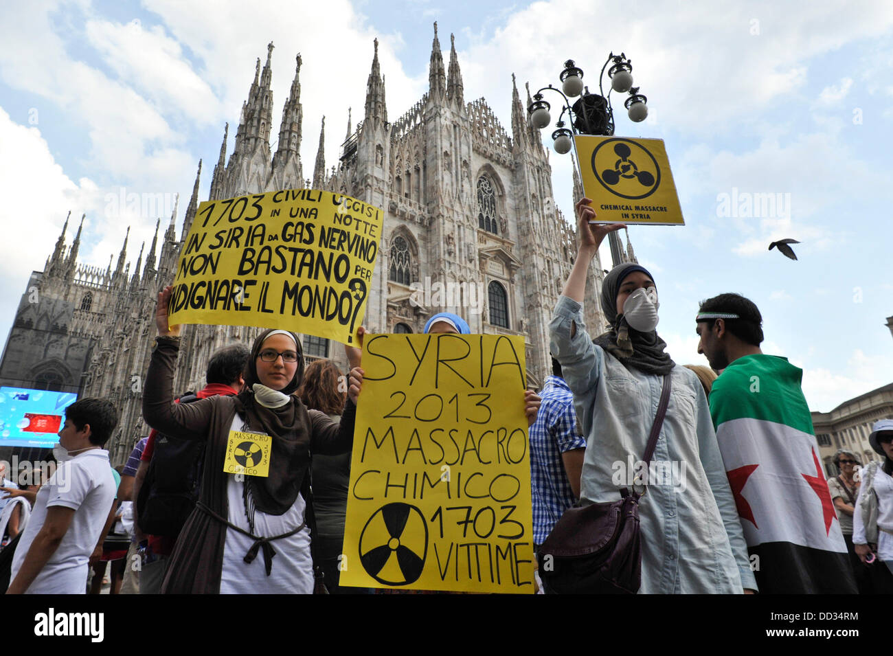 Milano, Italia. 24rd Aug, 2013. Una comunità siriana in Milano detiene una protesta contro la Siria il Presidente Bashar al-Assad e le ultime presunte armi chimiche attentato in Siria. Credito: Gaetano Piazzolla/Alamy Live News Foto Stock