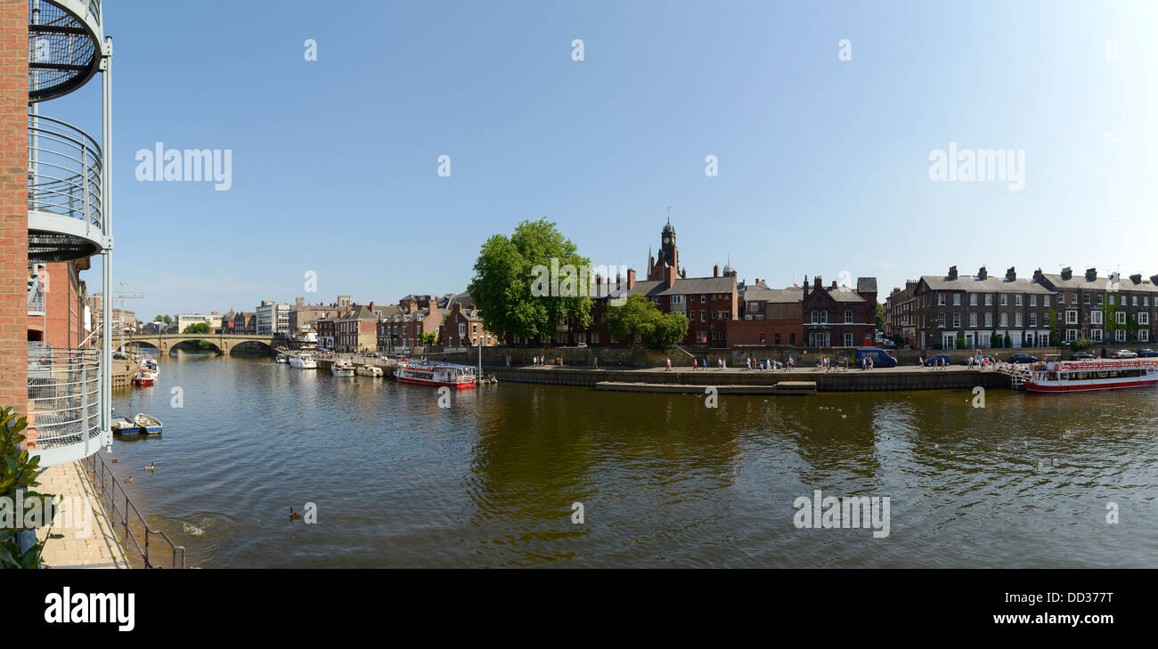 Vista panoramica della città di York sulle rive del fiume Ouse Foto Stock