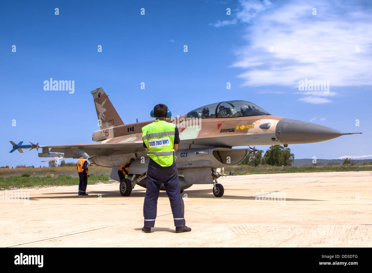 Forza Aerea israeliana (IAF) F-16D (Barak) Fighter jet in volo Foto Stock