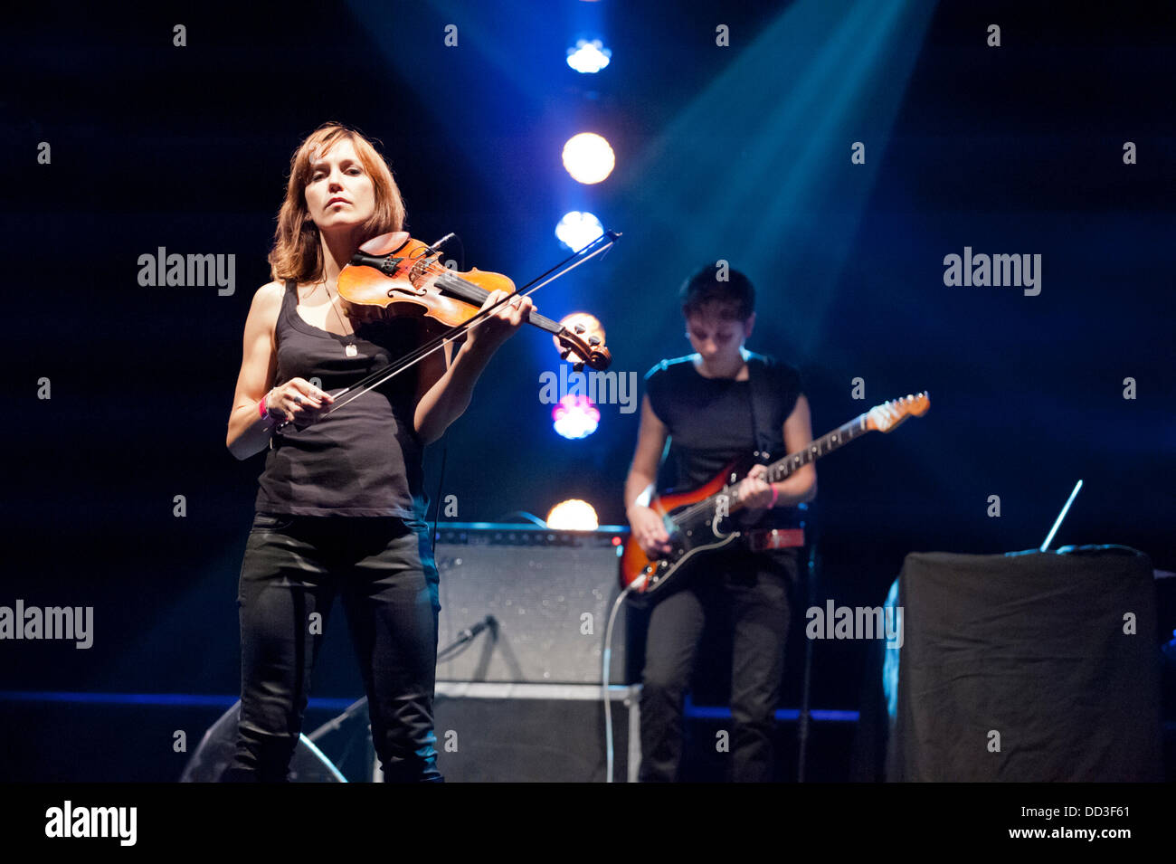 23 Ago, 2013. Italian folk rock band nidi d'arac a Shrewsbury Folk Festival, Shrewsbury REGNO UNITO. Foto Stock