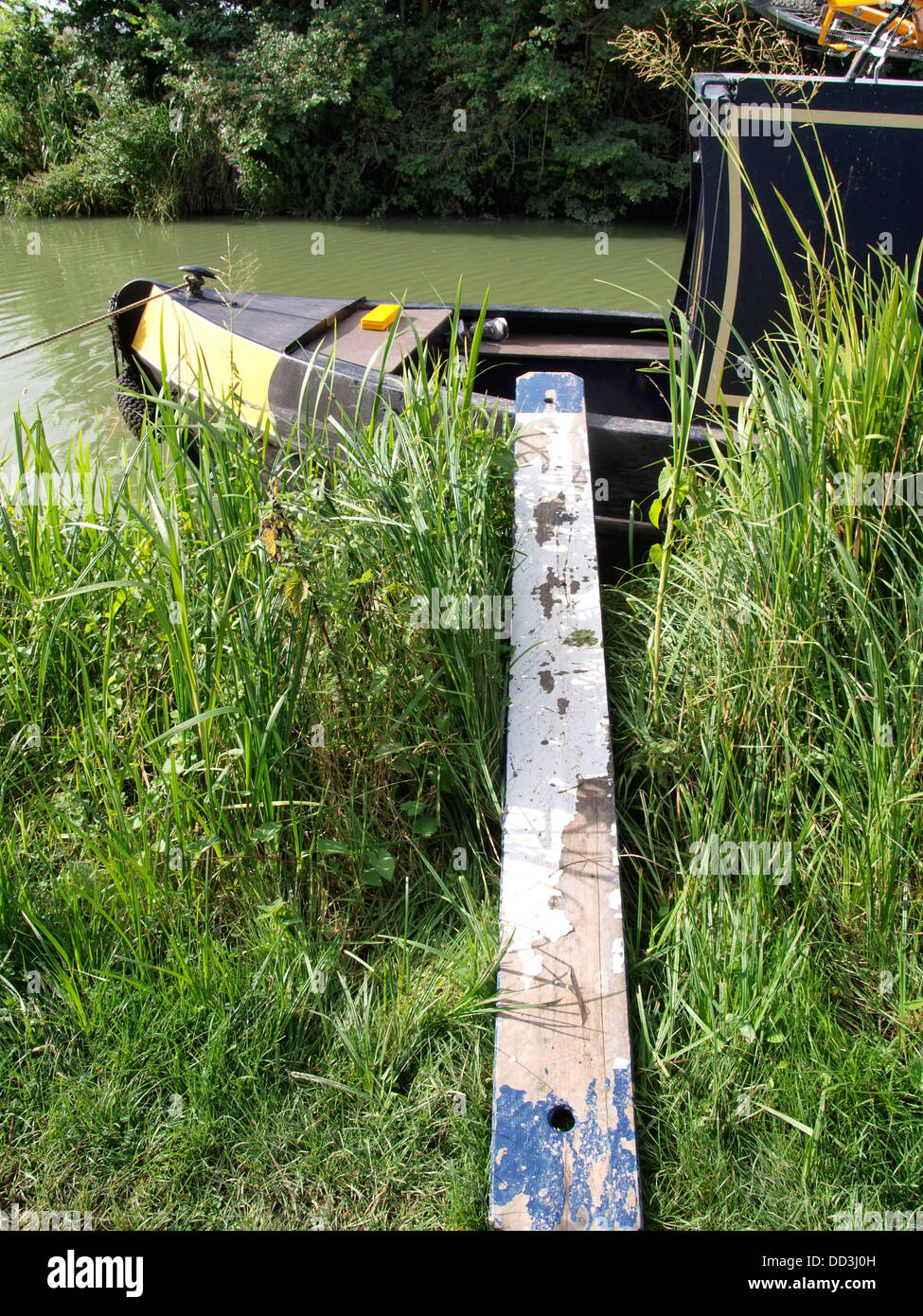 Gangplank sul canal boat stretta, Regno Unito 2013 Foto Stock