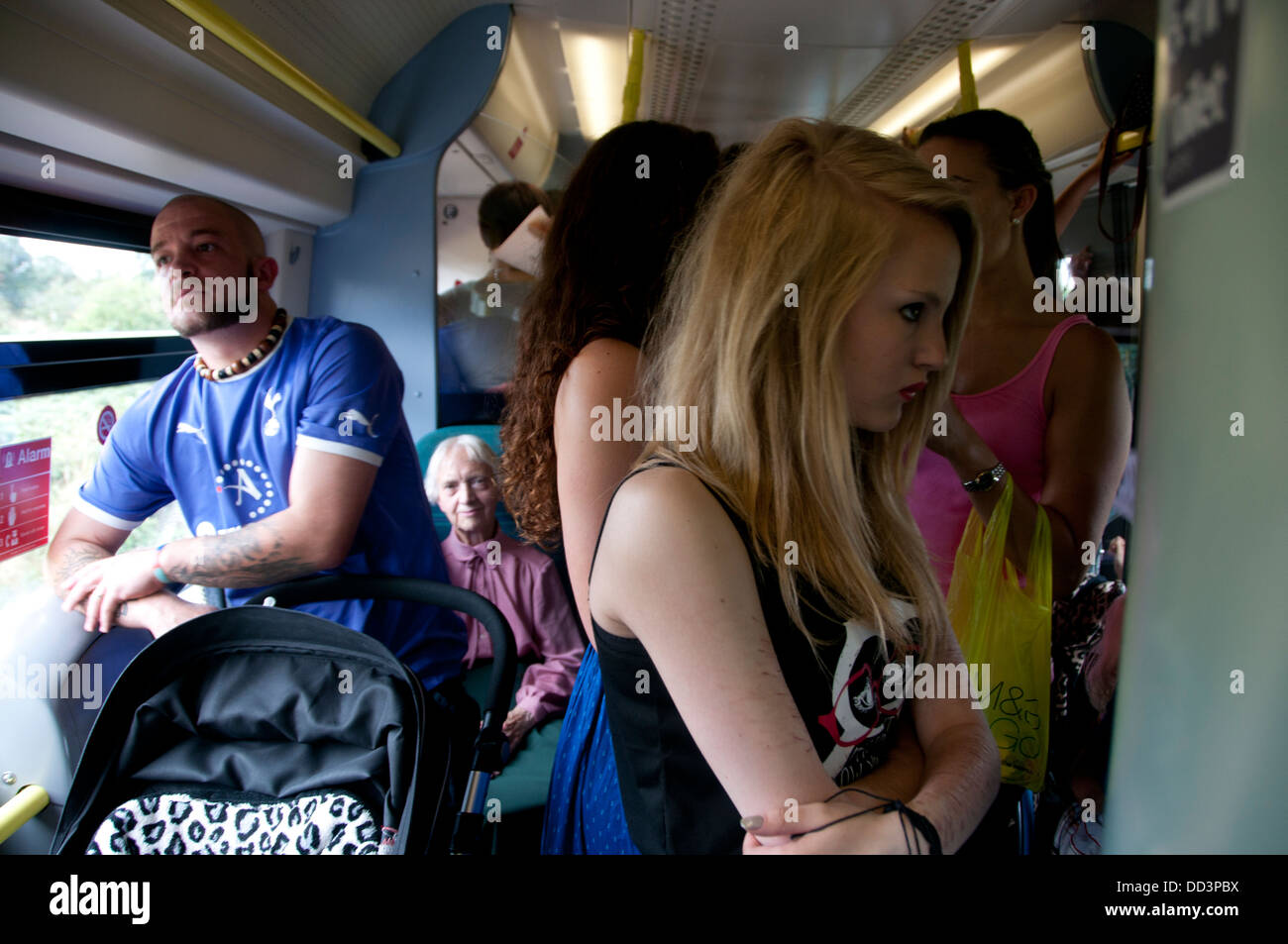 Passeggeri bloccato sul capitale collegare il treno da Bedford a Brighton per 2 ore quando si è rotto il basso. Foto Stock