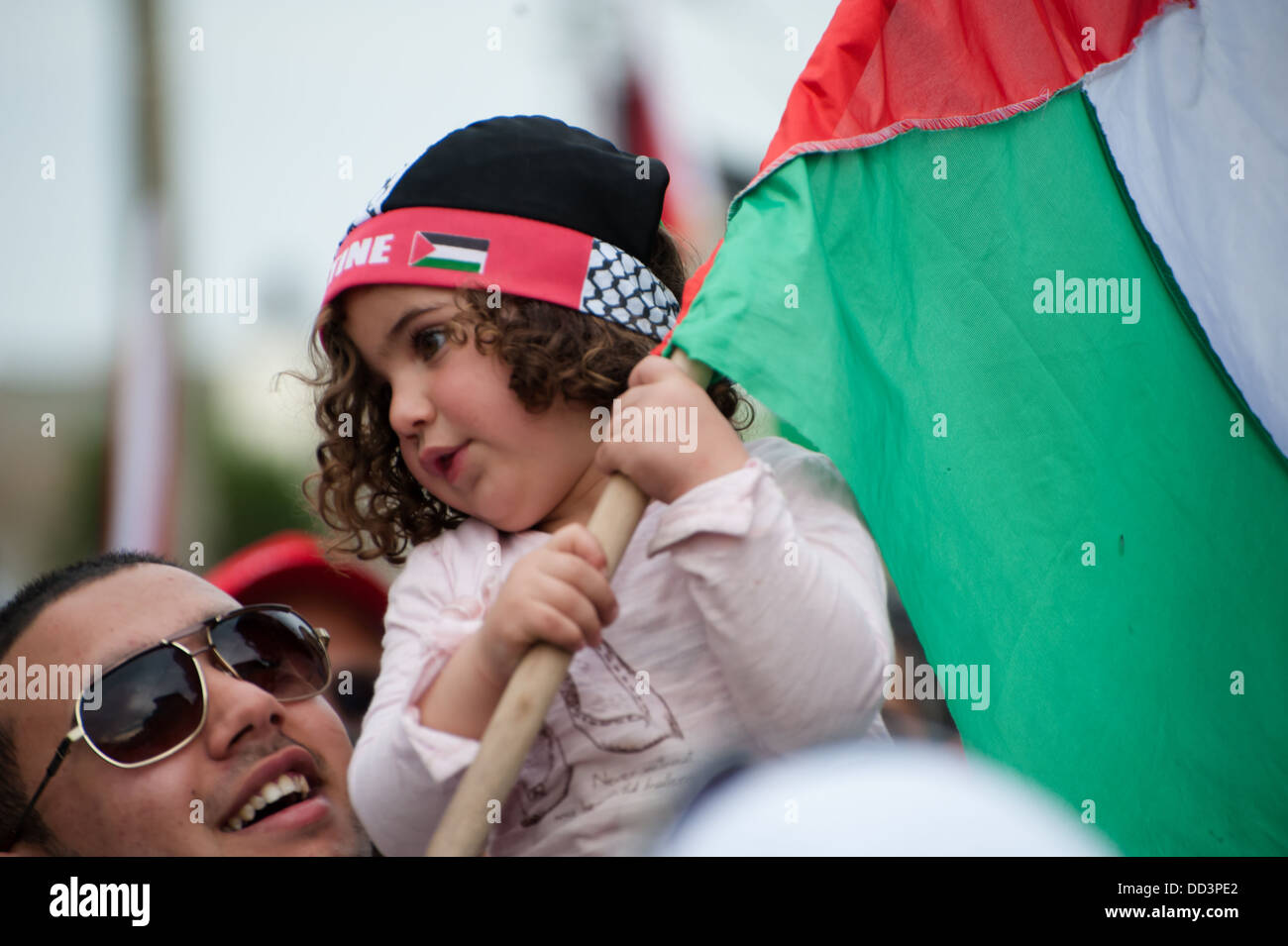 Gioventù palestinese dalla Galilea città di Sakhnin marzo durante un giorno di terra di dimostrazione. Foto Stock