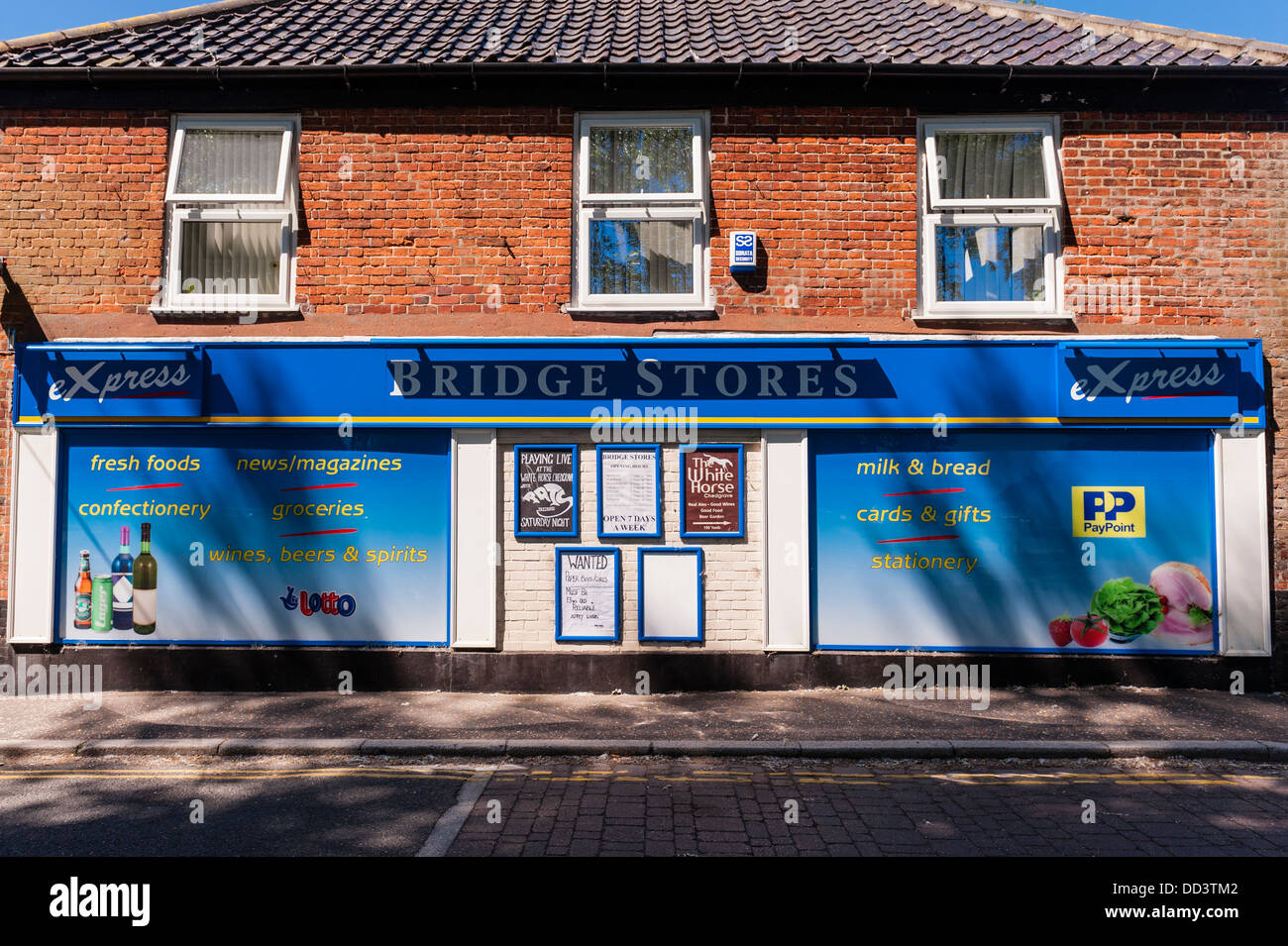 Il ponte memorizza la convenienza shop store in Loddon , Norfolk , Inghilterra , Inghilterra , REGNO UNITO Foto Stock