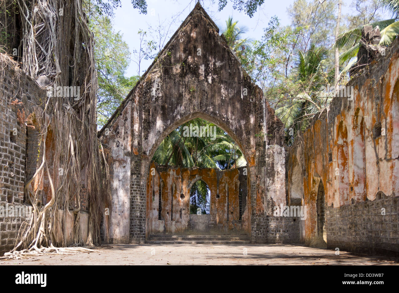 Le antiche rovine di una chiesa, Chiesa Presbiteriana, Ross Island, Port Blair, Andaman e Nicobar, India Foto Stock