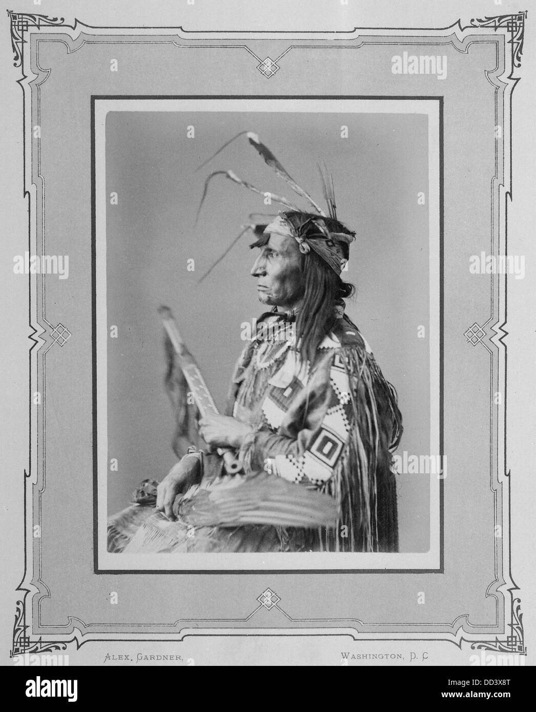 Camminare Shooter-Wah-Koo-Ta-Mon-Ih. UNC-Pa-Pa Sioux, 1872 - - 519012 Foto Stock
