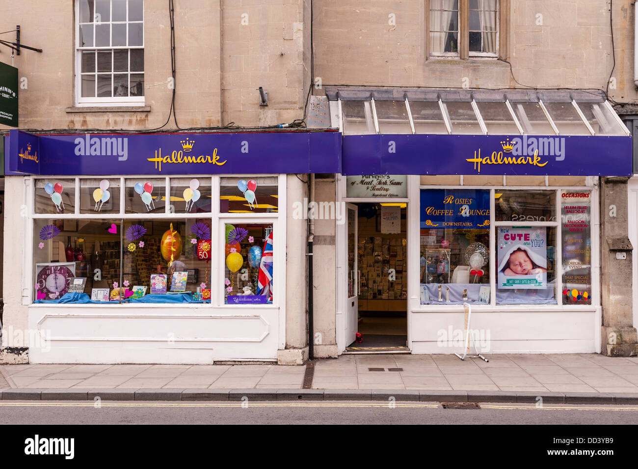 L'Hallmark shop store in Warminster nel Wiltshire , Inghilterra , Inghilterra , Regno Unito Foto Stock L'Hallmark shop store in Warminster nel Wiltshire , Inghilterra , Inghilterra , Regno Unito Foto Stock