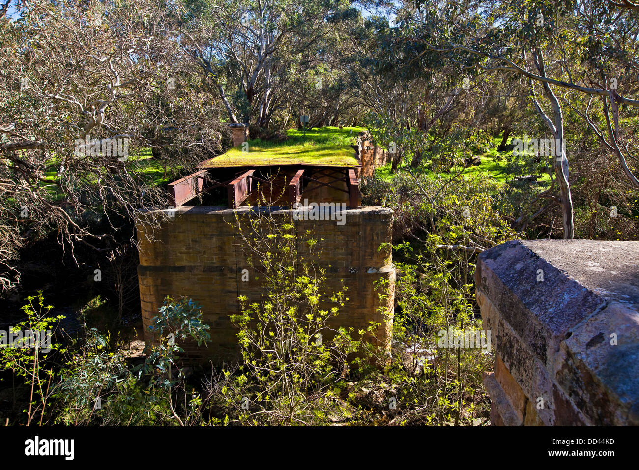 Finniss River e il vecchio ponte in prossimità di Ashbourne sulla penisola di Fleurieu in Sud Australia Foto Stock