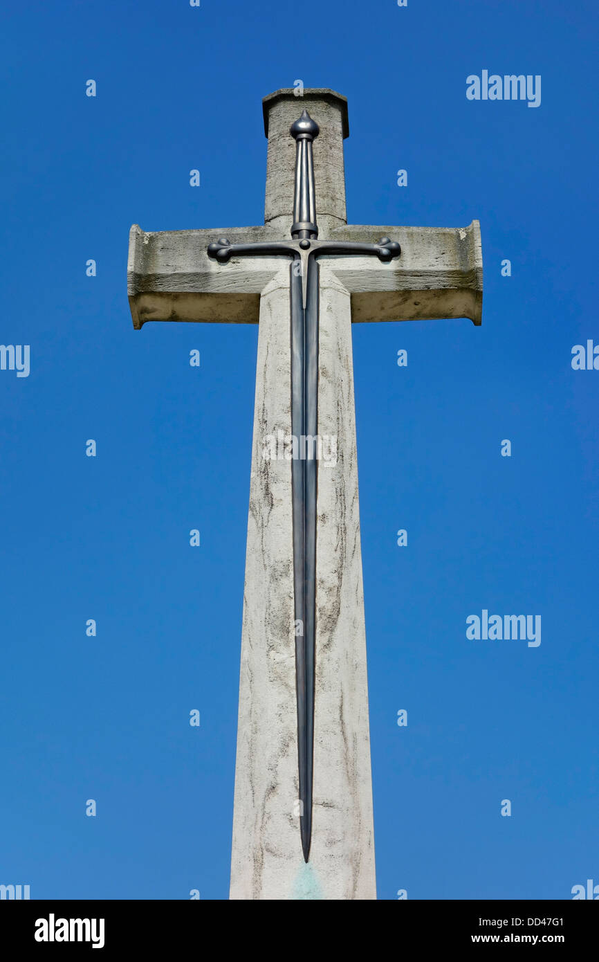 British prima guerra mondiale una croce di sacrificio al cimitero militare del Commonwealth War Graves Commissione, Fiandre, in Belgio Foto Stock