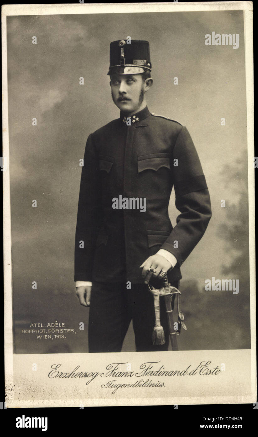 Ak Erzherzog Franz Ferdinand von Österreich Este, Jugendbildnis, uniforme, Säbel; Foto Stock