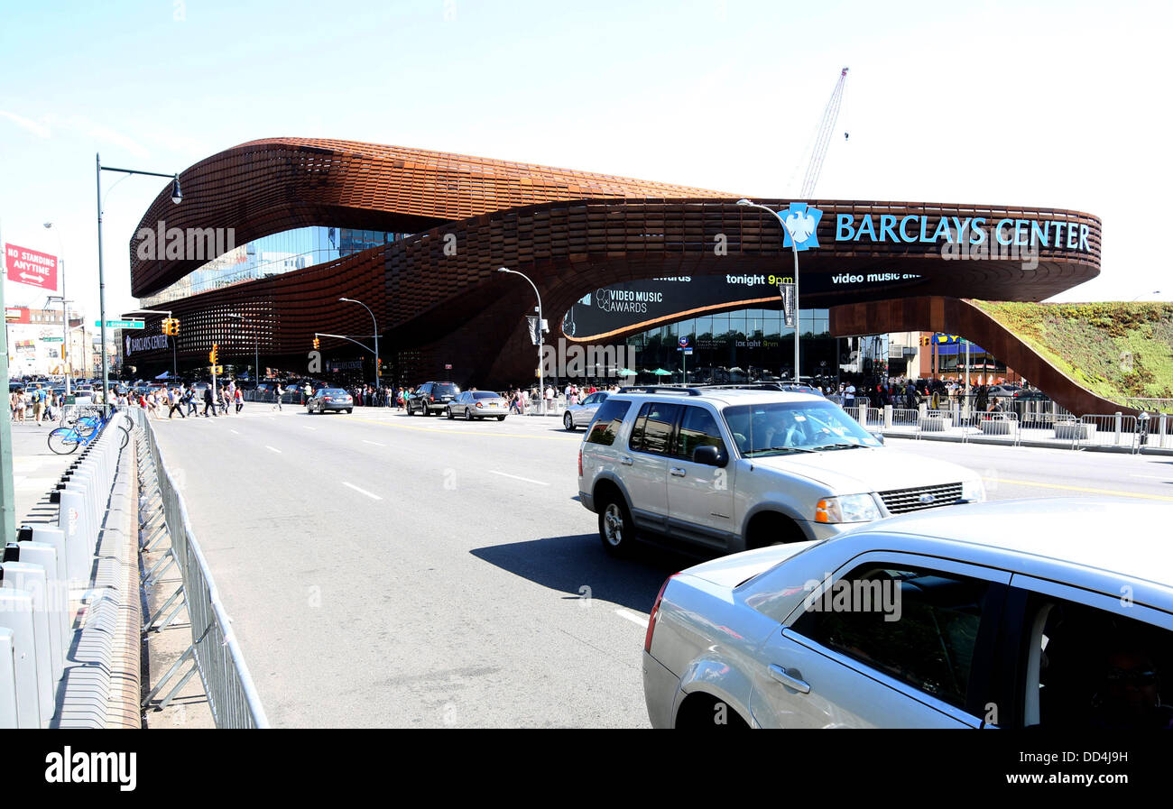 Il traffico di fronte al Barclays Center di Brooklyn, New York, Stati Uniti d'America, 25 agosto 2013. MTV Video Music Awards 2013 sono presentati presso la Barclays Center. Foto: Hubert Boesl/dpa Foto Stock