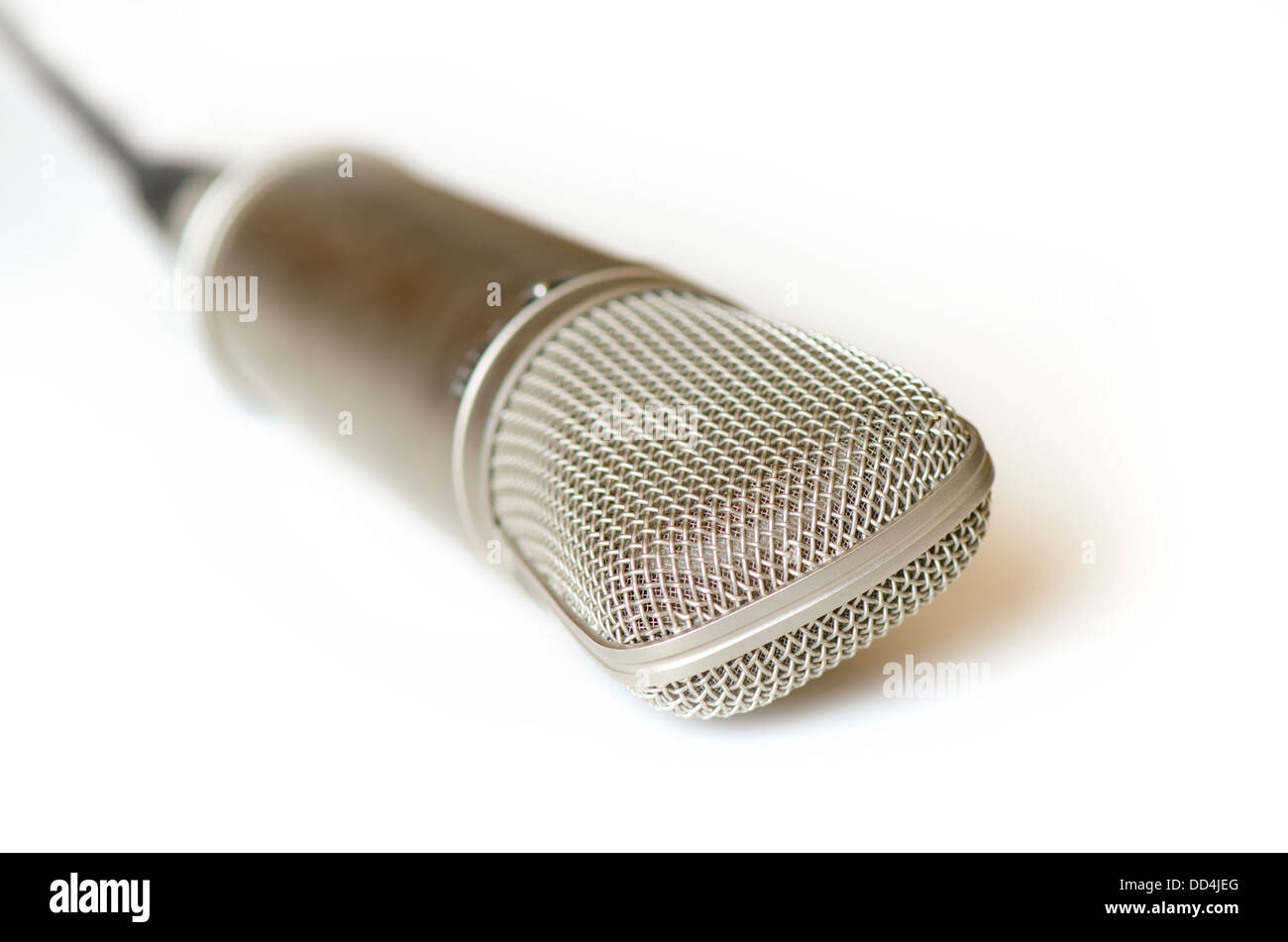 Close-up di un microfono a condensatore. Foto Stock