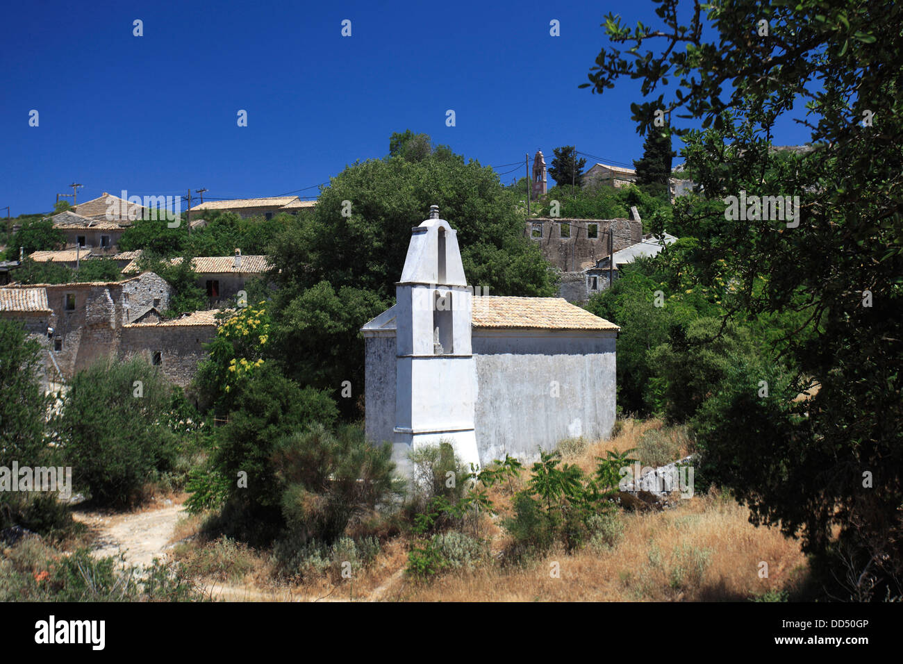 Chiesa in rovina il villaggio abbandonato di Paleo Perithia, nel nord-est l'isola di Corfù, Grecia. Foto Stock