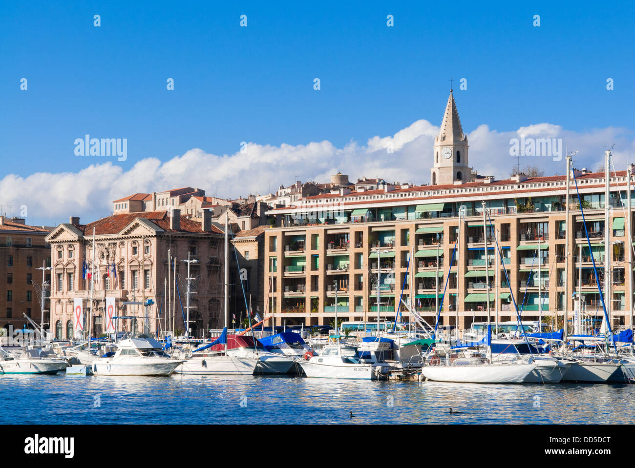 Vista sul Vieux Port, Marseille, Bouches-de-Rhone, Provence-Alpes-Côte-d'Azur, in Francia, in Europa Foto Stock