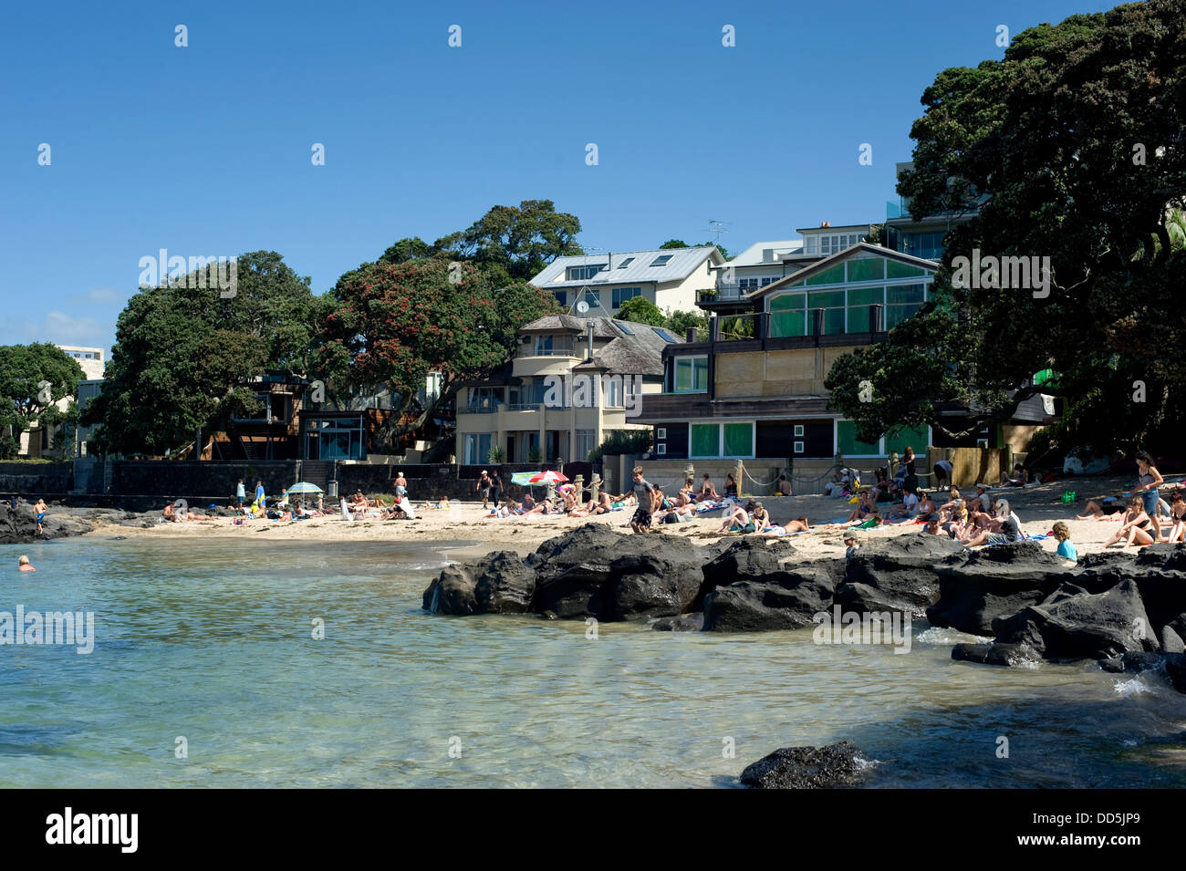 Takapuna, Auckland, Nuova Zelanda, 1 Gennaio 2011: l'estremità nord di Takapuna beach Foto Stock