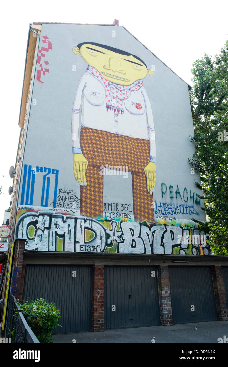 Arte di strada nel quartiere bohemien di kreuzberg Berlino Germania Foto Stock