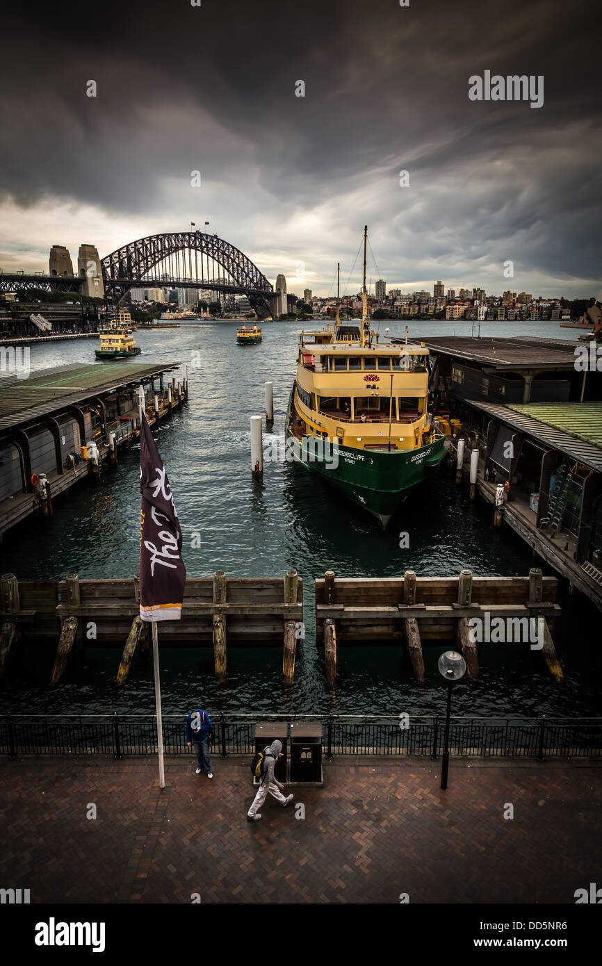 Il Porto di Sydney, Australia e imminente tempesta Foto Stock
