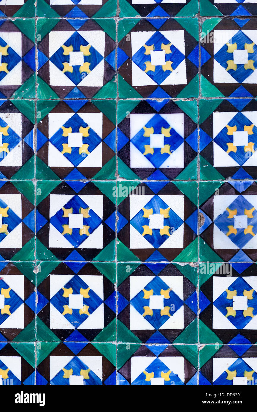 Dipinto a mano portoghese piastrella di ceramica, Lisbona, Portogallo, Europa Foto Stock