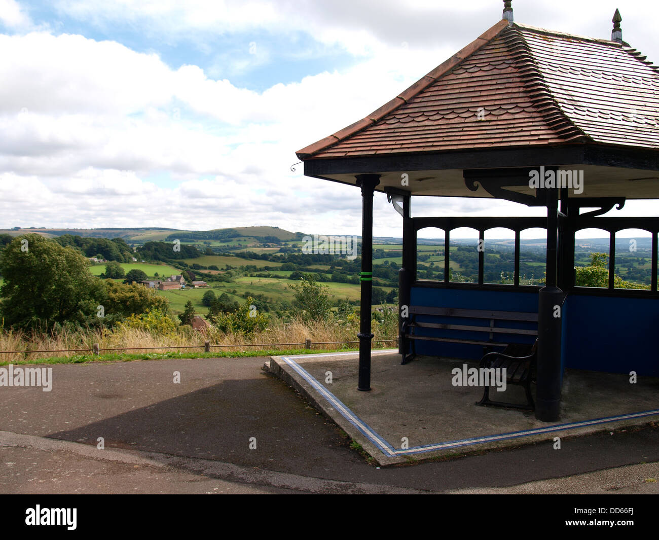 Rifugio pubblico, Park a piedi Viewpoint, Shaftesbury, Dorset, Regno Unito 2013 Foto Stock