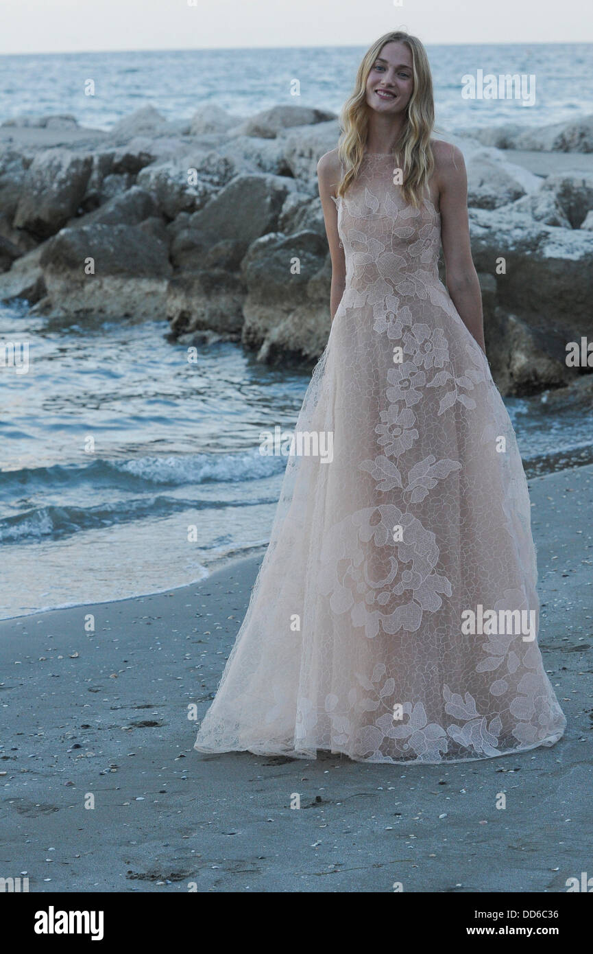 Venezia, Italia. Il 27 agosto, 2013. Venezia, Italia. 27 agosto: Eva Riccobono assiste un photocall durante il settantesimo Venice International Film Festival presso l'Hotel Excelsior a Venezia, Italia. Credito: Gaetano Piazzolla/Alamy Live News Foto Stock