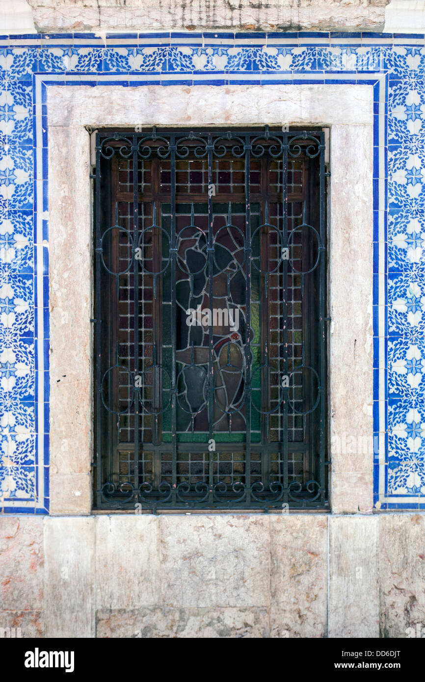 Tipiche porte portoghese nel Bairro Alto, Lisbona, Portogallo, Europa Foto Stock